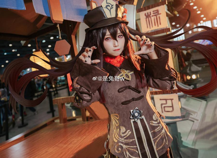 是兔哥w微博，cosplay作品合集舞台狂欢